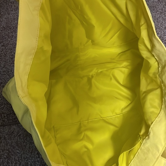 Lululemon Athletica Side-Cinch Shopper Tote - Picture 6 of 9